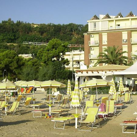 Hotel La Perla Cupra Marittima Kültér fotó