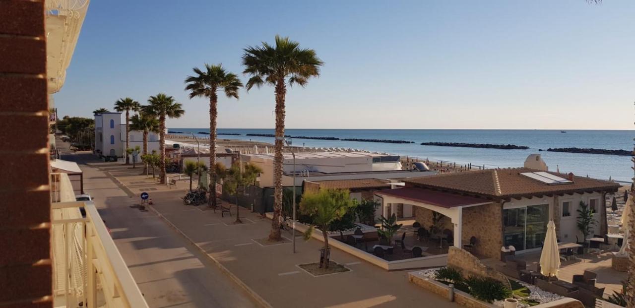 Hotel La Perla Cupra Marittima Kültér fotó