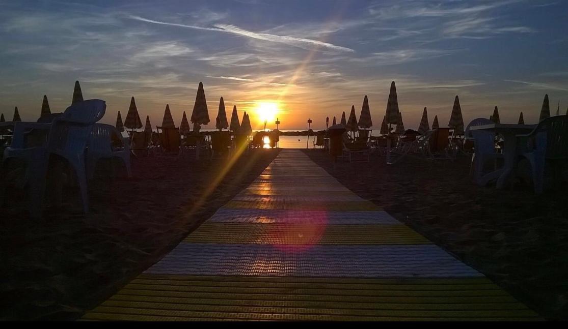 Hotel La Perla Cupra Marittima Kültér fotó