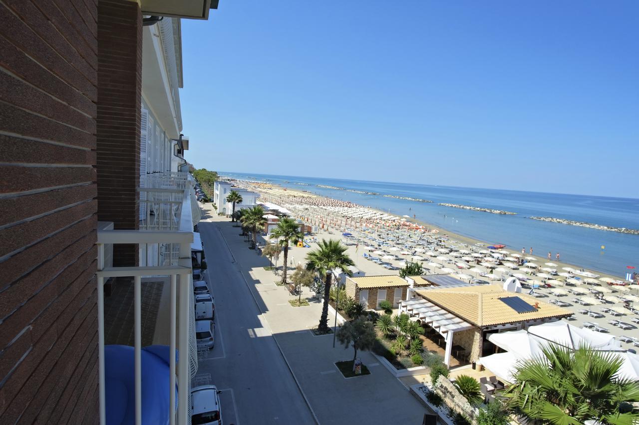 Hotel La Perla Cupra Marittima Kültér fotó