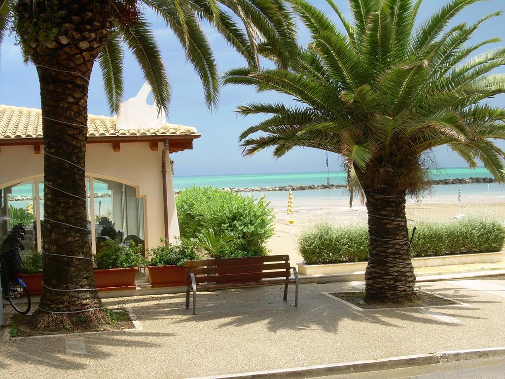 Hotel La Perla Cupra Marittima Kültér fotó